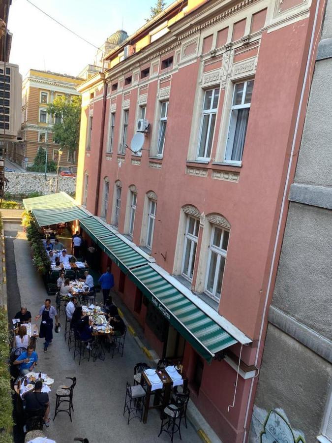 Academy Of Art Apartment Сараево Екстериор снимка