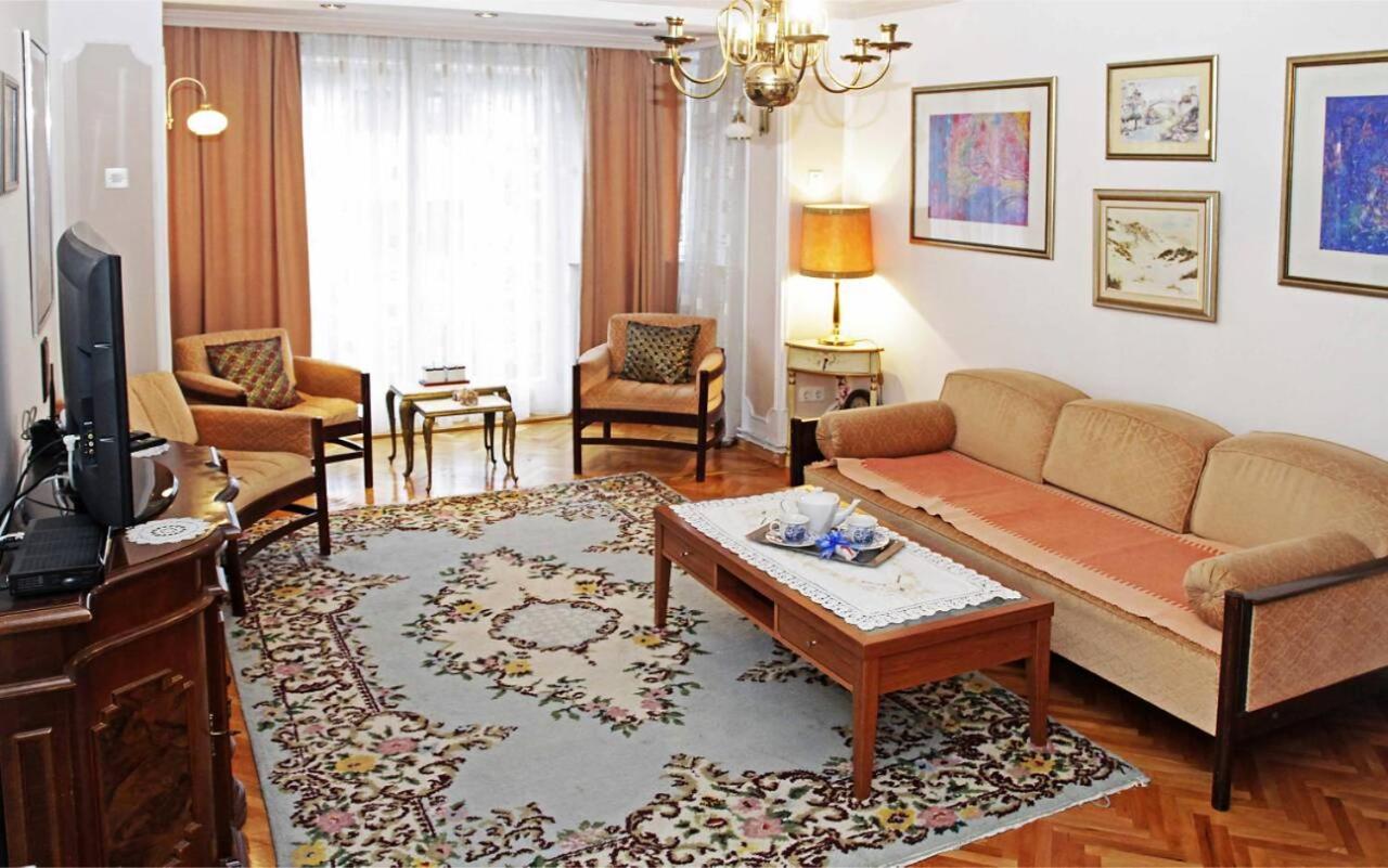 Academy Of Art Apartment Сараево Екстериор снимка