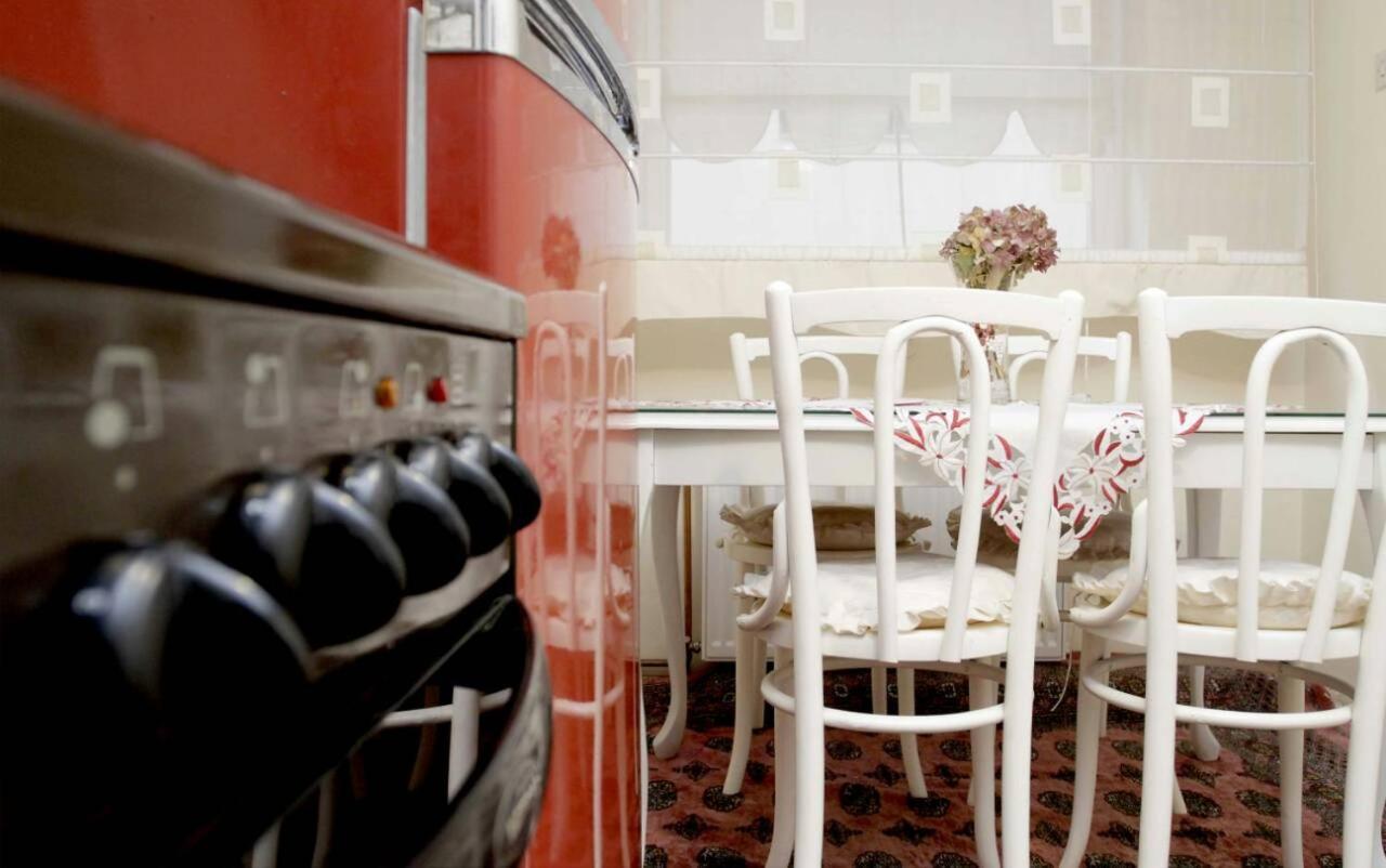 Academy Of Art Apartment Сараево Екстериор снимка